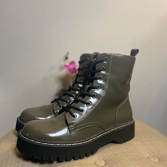 Sincerely Jules “Harley” Combat Boots - Sizes: 8.5 - Picture 8 of 12